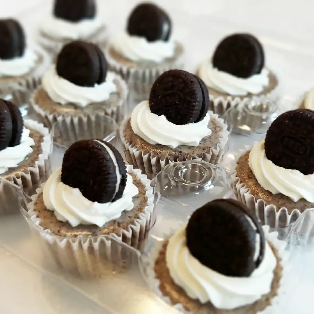 Cookies and Cream mini cheesecakes