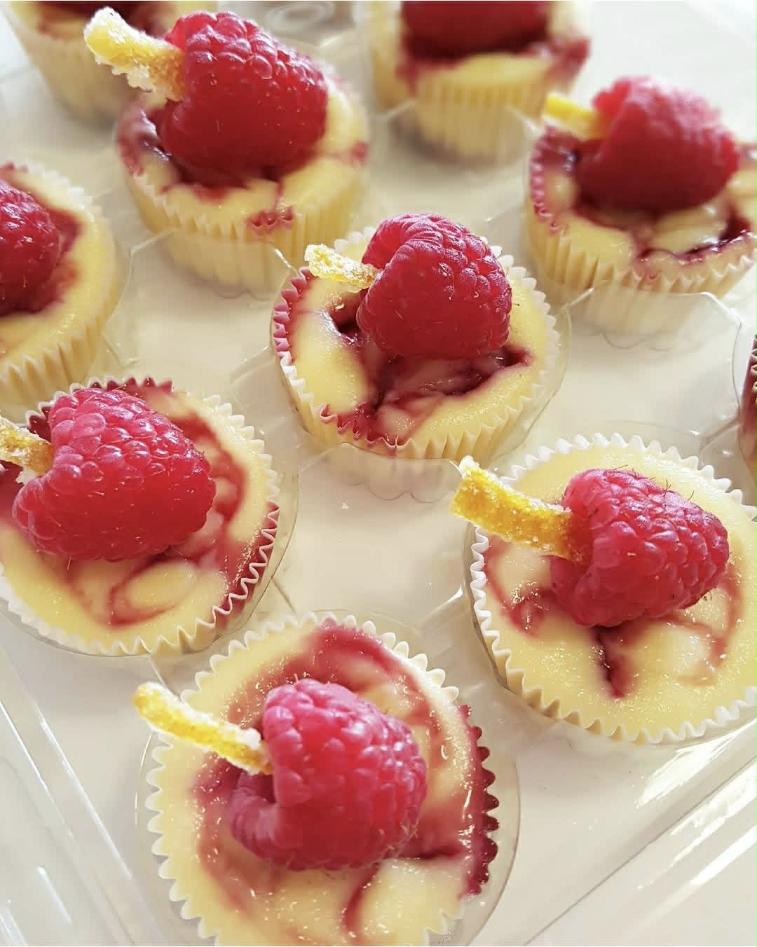 Le Rouge mini cheesecakes